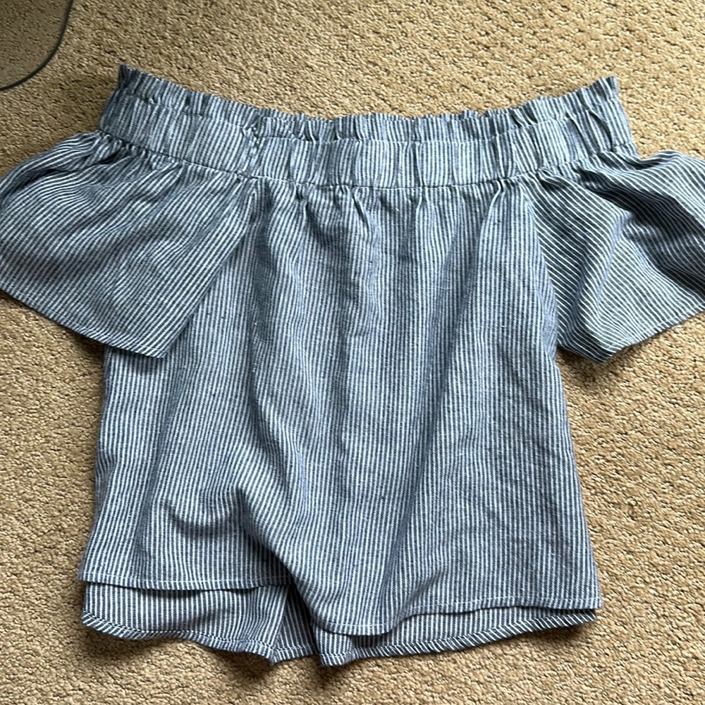 Lulus off the shoulder short sleeved shirt